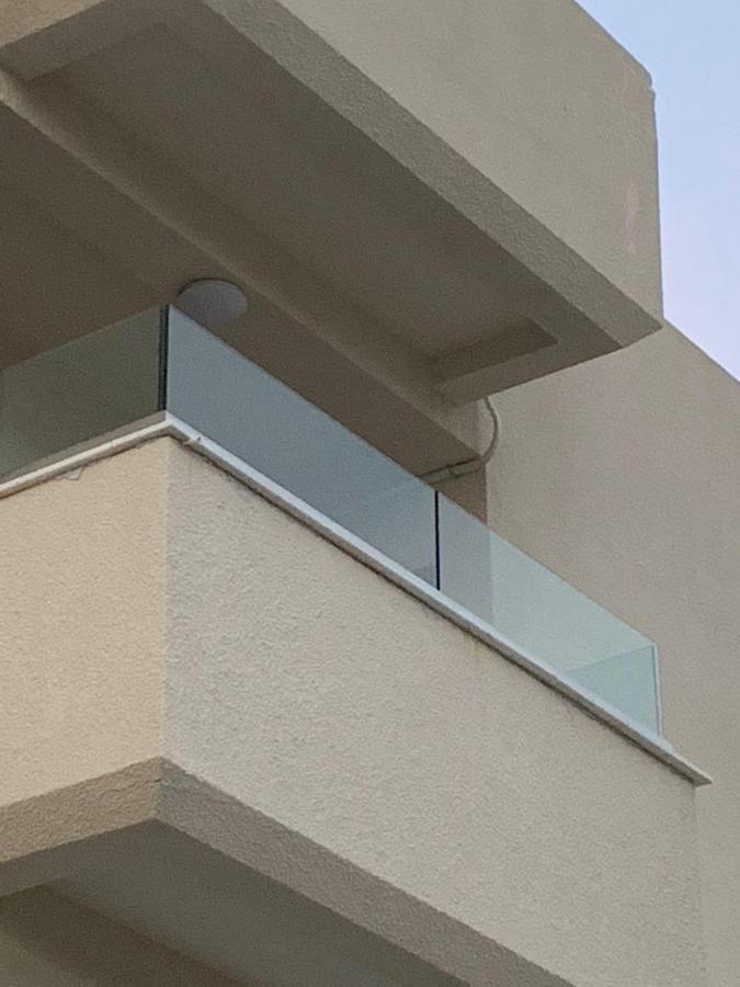 Tony'S Boutique Apartment Larnaka Exterior foto
